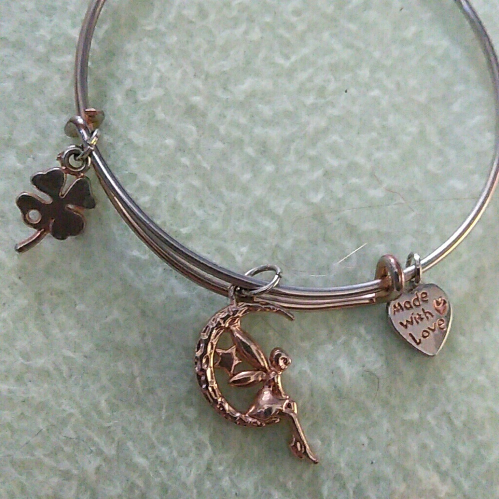 Bracelets - Picture 3 of 4